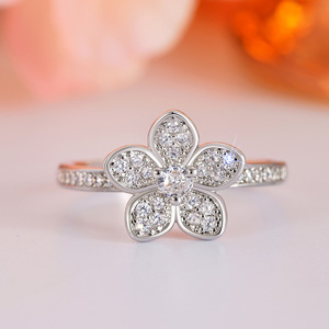 Set di Gioielli Floreali con Fiori di Ciliegio, Orecchini, Anello e Collana per Donne, Accessori Eleganti e alla Moda - Product Image 1