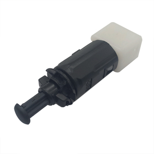 OE 7700414988 interrupteur des feux <span class=keywords><strong>de</strong></span> freins Pour Renault Trafic II 2016-2017 Maître 1998-2010 FST-RE-1094 - Product Image 1