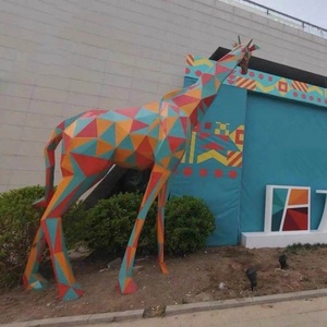 Estatua de Animal Personalizada de Resina y Fibra de Vidrio, Moderna, Tamaño Real, Decoración para Interiores y Exteriores, Pintada, Estilo Pop Art, Girafa - Product Image 3