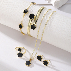 Nuevo Conjunto de Joyería de Boda para Mujer, Chapado en Oro, con Diseño de Trébol de Cinco Hojas, 5 Piezas: Pulsera, Anillo, Aretes y Collar - Product Image 3