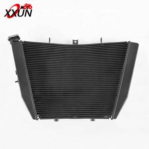 Réservoir d'eau de refroidissement de radiateur en aluminium de moto XXUN pour Suzuki GSXR1000 K5 2005 <span class=keywords><strong>2006</strong></span> <span class=keywords><strong>GSXR</strong></span> <span class=keywords><strong>1000</strong></span> K9 2009-2016 - Product Image 1