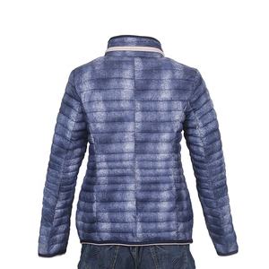 Veste d'hiver courte de haute qualité pour femmes Logo personnalisable Vêtements d'extérieur coupe-vent pour femmes - Product Image 3