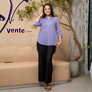 Blusa de Polialgodón Texturizado Morado con Corte Asimétrico, Transpirable y Duradera para Mujer - Product Image 3