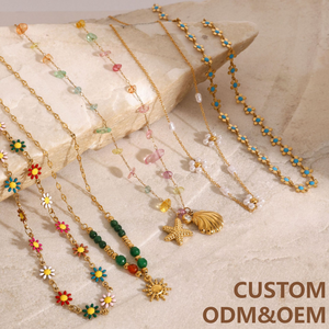 Colliers pendentifs en chaîne plaqués or en acier inoxydable CAIOOCHE, BOHEMIA, plaqués or, avec des breloques en forme d'étoile et de fleur en perles, bijoux tendance - Product Image 1