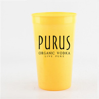 Gobelet de stade en plastique personnalisé de 32 oz avec couvercle et paille