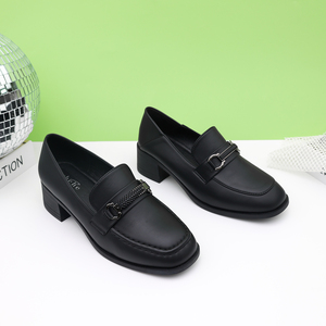 Mocassins Anglais à <span class=keywords><strong>Semelle</strong></span> Épaisse de Haute Qualité <span class=keywords><strong>avec</strong></span> Boucle Métallique en Cuir PU Léger et Imperméable pour <span class=keywords><strong>Femme</strong></span> – Chaussures à Enfiler pour l'Automne - Product Image 1