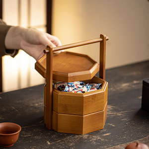 Caja de almacenamiento de alimentos de bambú de doble capa con asa para té y pasteles, bandeja portátil para servir - Product Image 1