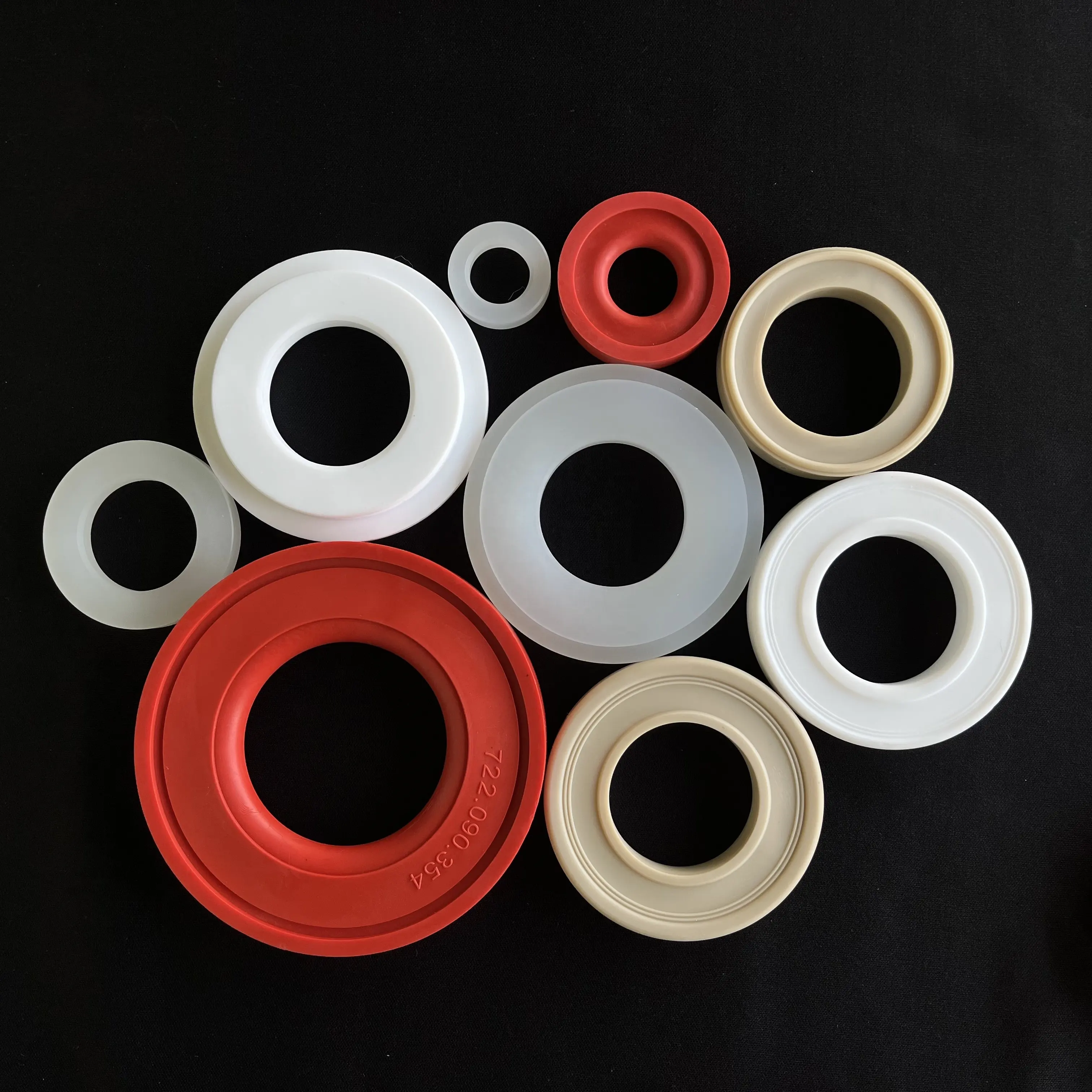 Rubber Ball Valve Seats for Pneumatic Diaphragm Pumps Cream Santoprene Valve Ball Seat