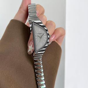 Reloj de cuarzo de moda para mujer, reloj de pulsera con cadena, estilo personalizado, elegante y ligero, de lujo. - Product Image 5