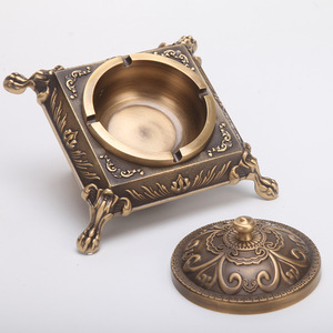 All-<b>copper</b> ashtray, trendy modern embossed lidded high-end living room office desk ornament, coffee <b>table</b> round ashtray - Product Image 1