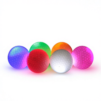 Vente en gros d'usine de balles de golf lumineuses LED 45g en caoutchouc Sarin en trois parties pour la pratique nocturne sur le terrain de golf