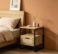 Mesa de Noche de Ratán con un Cajón, Mesa Auxiliar de Madera para Dormitorio, Moderna con Patas de Metal