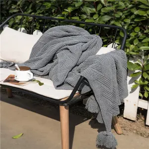 Super confortable accepter personnalisé Crochet Pom Pom épais tricoté jeter couverture pour la décoration de la maison et couverture de voyage FN