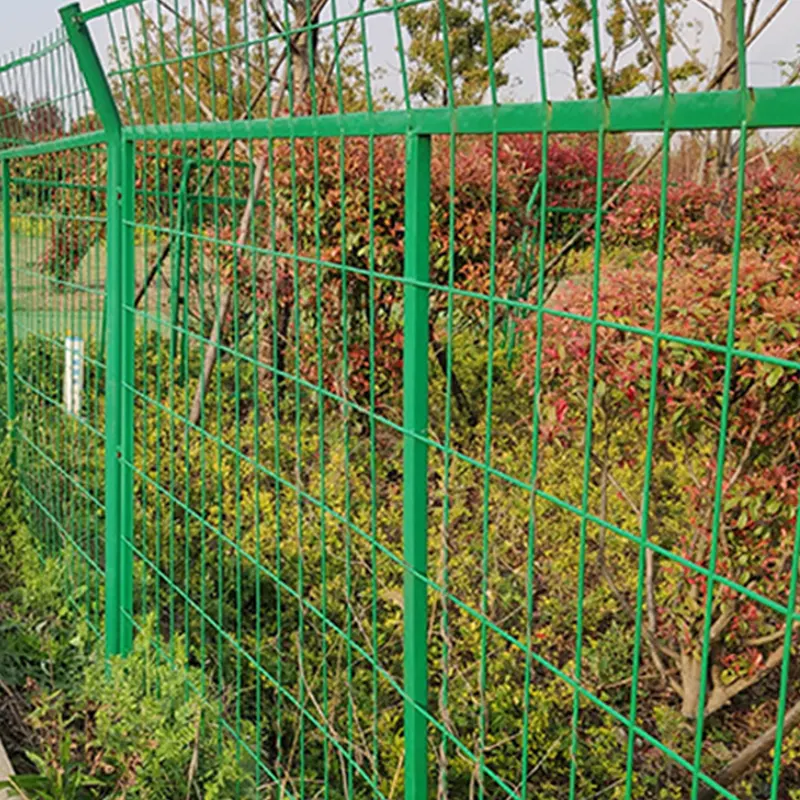 Low Cost Wire Mesh Welded Fence Manufacturer Outdoor Garden Galvanized 3D Wire Mesh Fence