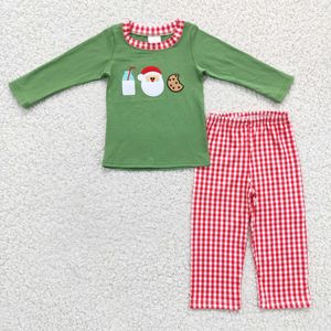 Conjunto Navideño para Niño con Bordado de Santa Claus Verde, Galletas de Leche y Cuadros Rojos - Product Image 2