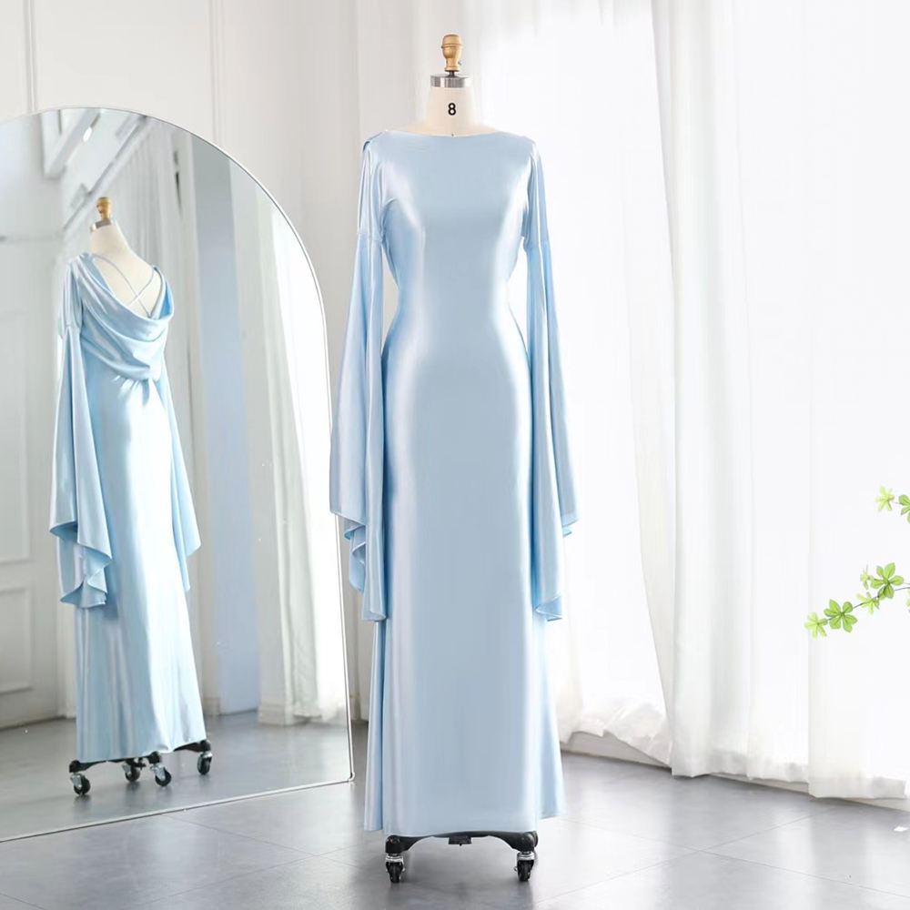 มีสีเขียวขุ่น