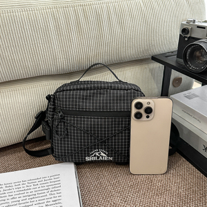 <span class=keywords><strong>Borsa</strong></span> a <span class=keywords><strong>Tracolla</strong></span> Casual di Grande Capacità a Prezzo di Fabbrica, <span class=keywords><strong>Borsa</strong></span> a <span class=keywords><strong>Tracolla</strong></span> alla Moda per Donne con Chiusura a Cerniera di Tendenza in Nylon - Product Image 6