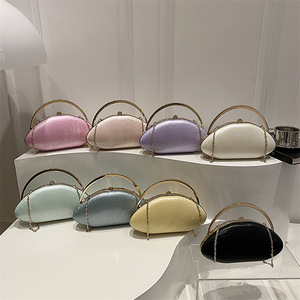 Bolso <span class=keywords><strong>de</strong></span> Mano Personalizado <span class=keywords><strong>de</strong></span> Acrílico, Color Caramelo, Forma <span class=keywords><strong>de</strong></span> <span class=keywords><strong>Huevo</strong></span> <span class=keywords><strong>de</strong></span> Ganso, Pequeño, con Cadena para Mujer, para Cena, Fiesta, Banquete - Product Image 2