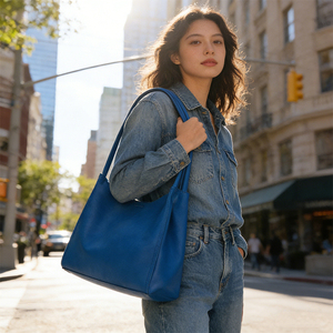 Sac fourre-tout en <span class=keywords><strong>cuir</strong></span> véritable avec logo personnalisé, sac à main hobo en <span class=keywords><strong>cuir</strong></span> de vachette souple personnalisé pour la promotion de la marque, vente en gros - Product Image 6