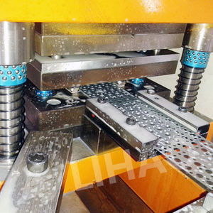 Molde de Estampación de Acero para Puertas de Automóviles Personalizado, Máquina de Punzonado por Presión, Molde de Estampación Progresiva, Molde de Estampación de Metal - Product Image 6