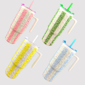 Nouveautés populaires Conception à rayures parallèles Macaron Couleur Perle Gobelet en strass Grande capacité Tasses à café portables - Product Image 1