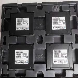 MZQL27T6HBLA-00B7C PM9A3 7.68Tb U.2 PCIe 4.0 X4 NVMe Disques durs SSD pour centre de données - Product Image 6