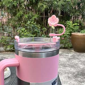 Tapa de paja de flor de cerezo rosa de 10mm para vaso de 30 y 40 OZ con asa, accesorios de copa Stanley, adorno de paja 3D <span class=keywords><strong>Sakura</strong></span> - Product Image 2