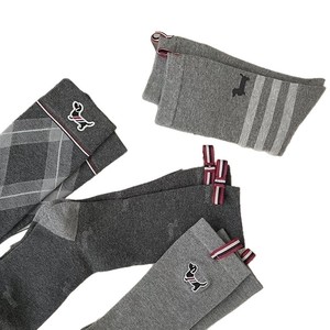 Calcetines de media pantorrilla para mujer, color gris, con estampado de perro, transpirables, absorbentes del sudor, de poliéster, estilo juvenil - Product Image 3