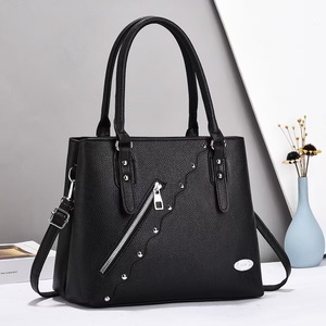 Bolso de Hombro Plegable Versátil y Elegante de Alta Gama, Bolso Cruzado de Viaje, Moderno y a la Moda para Mujer - Product Image 4
