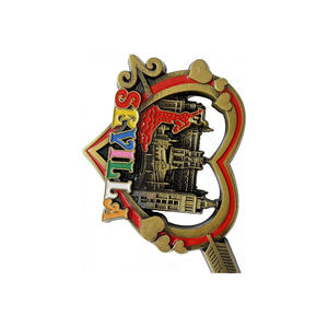 Aimant de réfrigérateur souvenir en métal en forme de cœur personnalisable avec danseur de flamenco de la cathédrale de Séville - Product Image 2