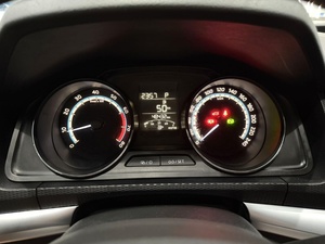 Auto Usata Sko-da <span class=keywords><strong>Kamiq</strong></span> 1.5L Comfort Edition Automatica 2022 Benzina SUV Guida a Sinistra Basso Chilometraggio Pronta per la Spedizione FOB - Product Image 4