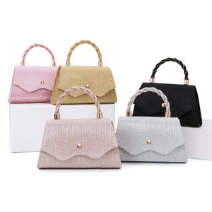 Nouveau style Sac de soirée, Sac à main transfrontalier, Sac à bandoulière, Sac à rabat en polyester, Petit format, Tendance pour femmes, Style urbain, Produit d'usine pour le commerce extérieur - Product Image 1