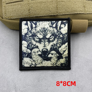 Parches de tela rectangulares con estampado de tigre, lobo y leopardo de la marca YYQN, con gancho y bucle, lentejuelas, fieltro y resina para prendas tácticas de exterior y bolsos. - Product Image 4