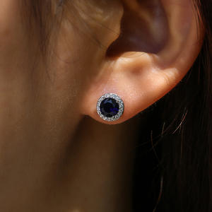 Boucles d'oreilles classiques pour femmes en argent 925 avec cristal naturel vert rond serti clos, bijoux à porter au quotidien - Product Image 4