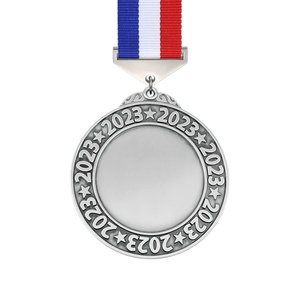 Medalla de Metal Dorada Personalizable LY Wholesale Free Laser 2023 Fiesta Souvenir Sublimable con Inserto en Blanco para el Año - Product Image 4