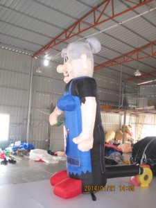 Personajes Inflables de Holanda, Sara y Abraham, con Más de 3.6 Metros de Altura, Inflados con Bomba Eléctrica para Eventos Publicitarios - Product Image 2