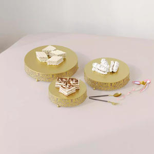 Ensemble <span class=keywords><strong>de</strong></span> 3 présentoirs à gâteau <span class=keywords><strong>de</strong></span> mariage en <span class=keywords><strong>or</strong></span> <span class=keywords><strong>de</strong></span> style européen <span class=keywords><strong>Table</strong></span> à dessert Présentoir à gâteau en mousse Plateau <span class=keywords><strong>de</strong></span> base pour accessoires <span class=keywords><strong>de</strong></span> mariage - Product Image 4