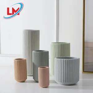Современная простая керамическая ваза с вертикальной полосой в скандинавском стиле, мягкое украшение ручной работы
