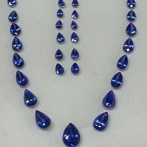 Disposition de coupe de poire de Tanzanites bleues naturelles de haute qualité propre à l'intérieur traité thermiquement pour les bijoux et les colliers en vrac - Product Image 1