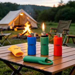 Étui de protection personnalisé en silicone imprimé pour briquet avec ventouse en caoutchouc pour cadeaux - Outil de cuisine portable - Product Image 2