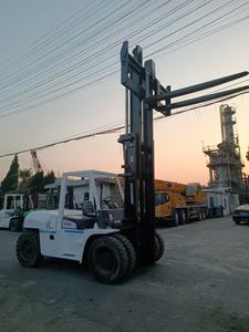 Chariot élévateur diesel d'occasion Komatsu FD2.5/3/4/5/7/10/15/16/25/30 tonnes, modèles FD50, FD70, FD100, avec système Three Master Shanghai, à vendre à Shanghai - Product Image 1