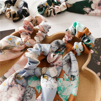 Chouchous tendance vintage à fleurs, doux et soyeux, romantiques pour soirée, avec long ruban triangulaire, élastique à cheveux pour femme, maintien doux pour demi-coiffure