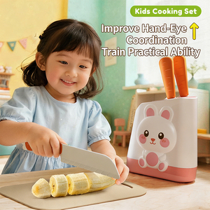 Set da <span class=keywords><strong>Cucina</strong></span> Giocattolo 10 Pezzi a Tema Coniglietto, Gioco di Ruolo Sicuro con Utensili e Tagliere a Forma di Carota per Bambini - Product Image 5