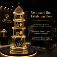 Tour d'exposition à 5 niveaux en acrylique cristallin usiné CNC avec colonnes dorées pour parfums, montres et bijoux
