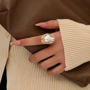 Retro Luxe Mode Stijl Parel Sieraden Set Vergulde Cubaanse Ketting Ketting Oorbel Ring Combo Voor Cadeau - Product Image 3