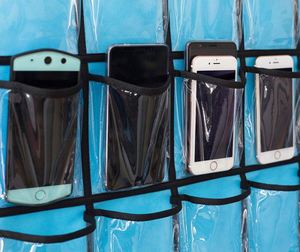 Organisateur de classe mural pour téléphones portables d'enseignants, support de calculatrice à suspendre à la porte, 30 poches transparentes - Product Image 4