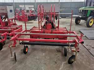 Machine de plantation de patates douces et de revêtement de film Tracteur Machine de pulvérisation et de pose de film montée à l'arrière - Product Image 6