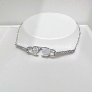 Pulsera de plata de ley 925 con circonita y baño de oro de 18k, diseño de mariposa y trébol de cuatro hojas, personalizable, moderna, para mujer. - Product Image 5