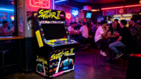 Console de jeu vidéo rétro nostalgique Street Fighter, écran LCD 32 pouces, 2 joueurs, machine d'arcade professionnelle en bois à monnayeur