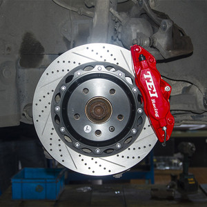 Kit Freni Anteriori Maggiorati TEI con Pinza a 4 Pistoni e Disco in Due Pezzi 330x28mm per <span class=keywords><strong>AUDI</strong></span> <span class=keywords><strong>A6</strong></span> 1999-2021 con Cerchi da 17/18 Pollici - Product Image 5